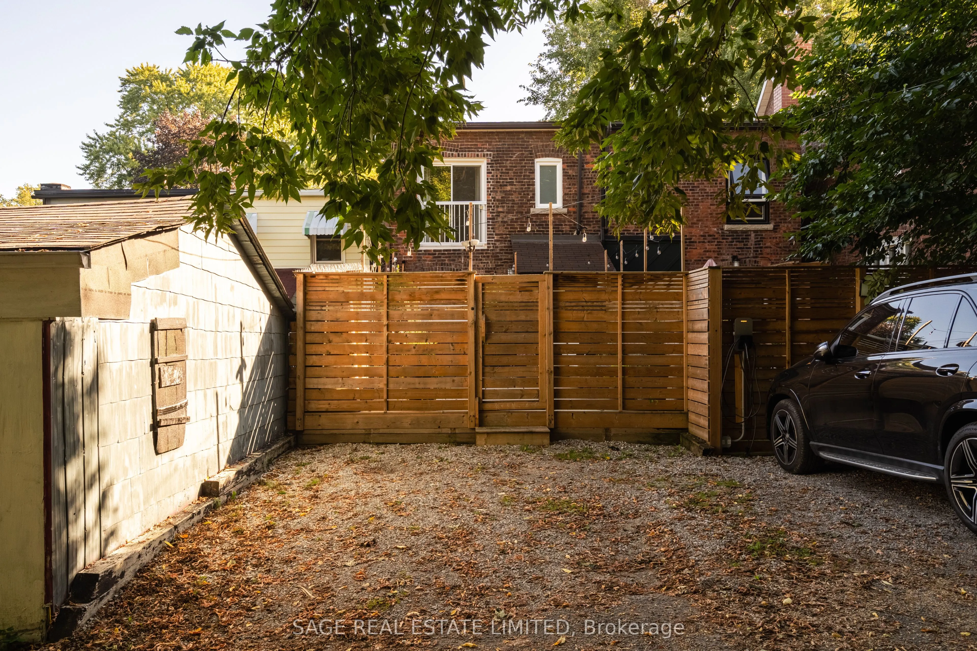 70 Medland Crescent