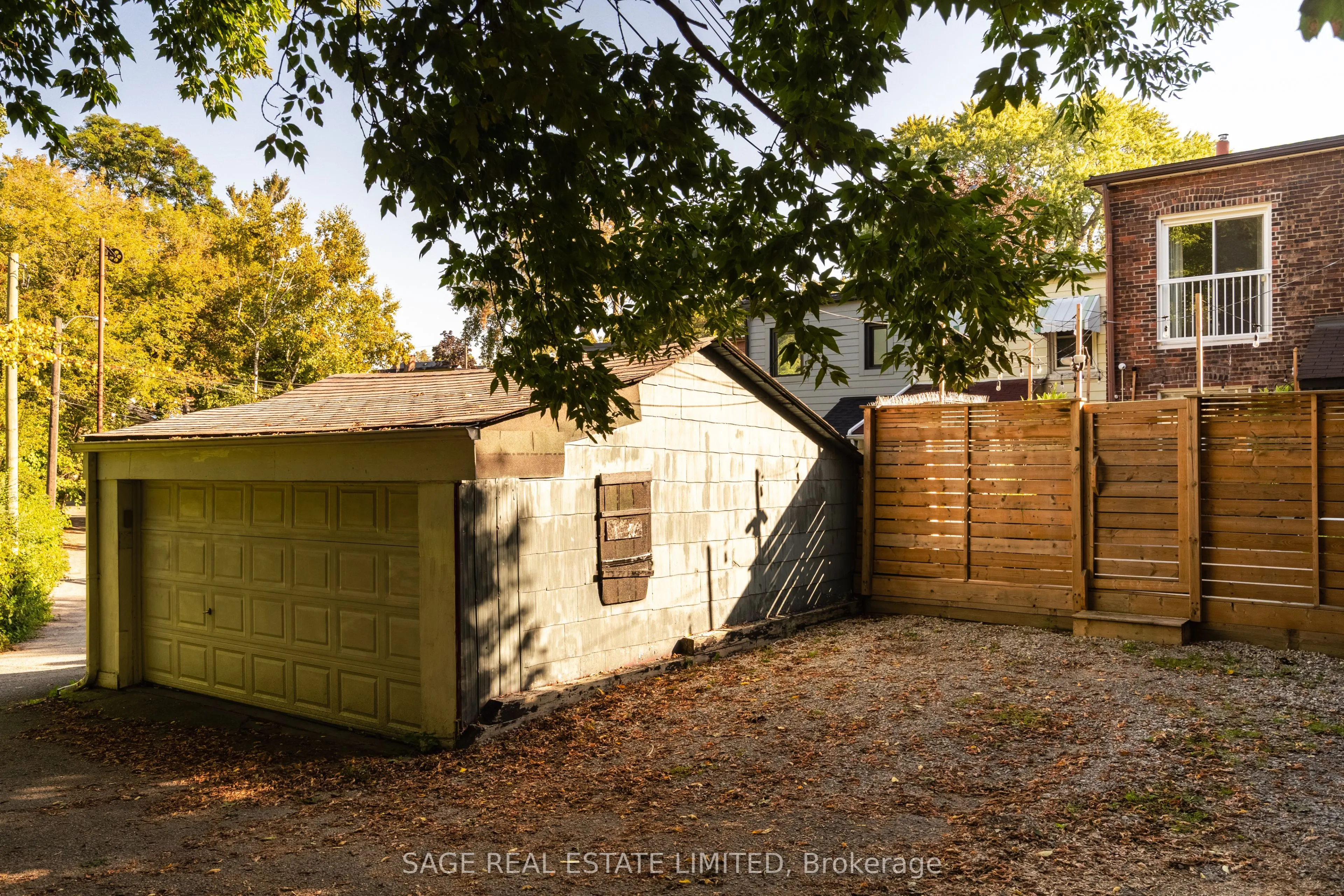 70 Medland Crescent