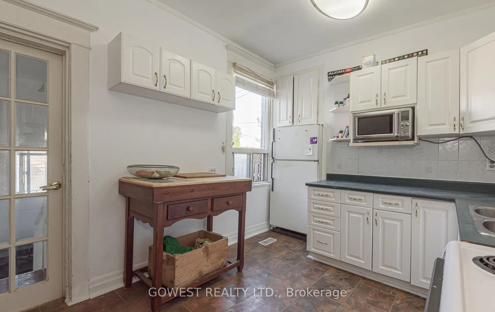 16 Edna Avenue