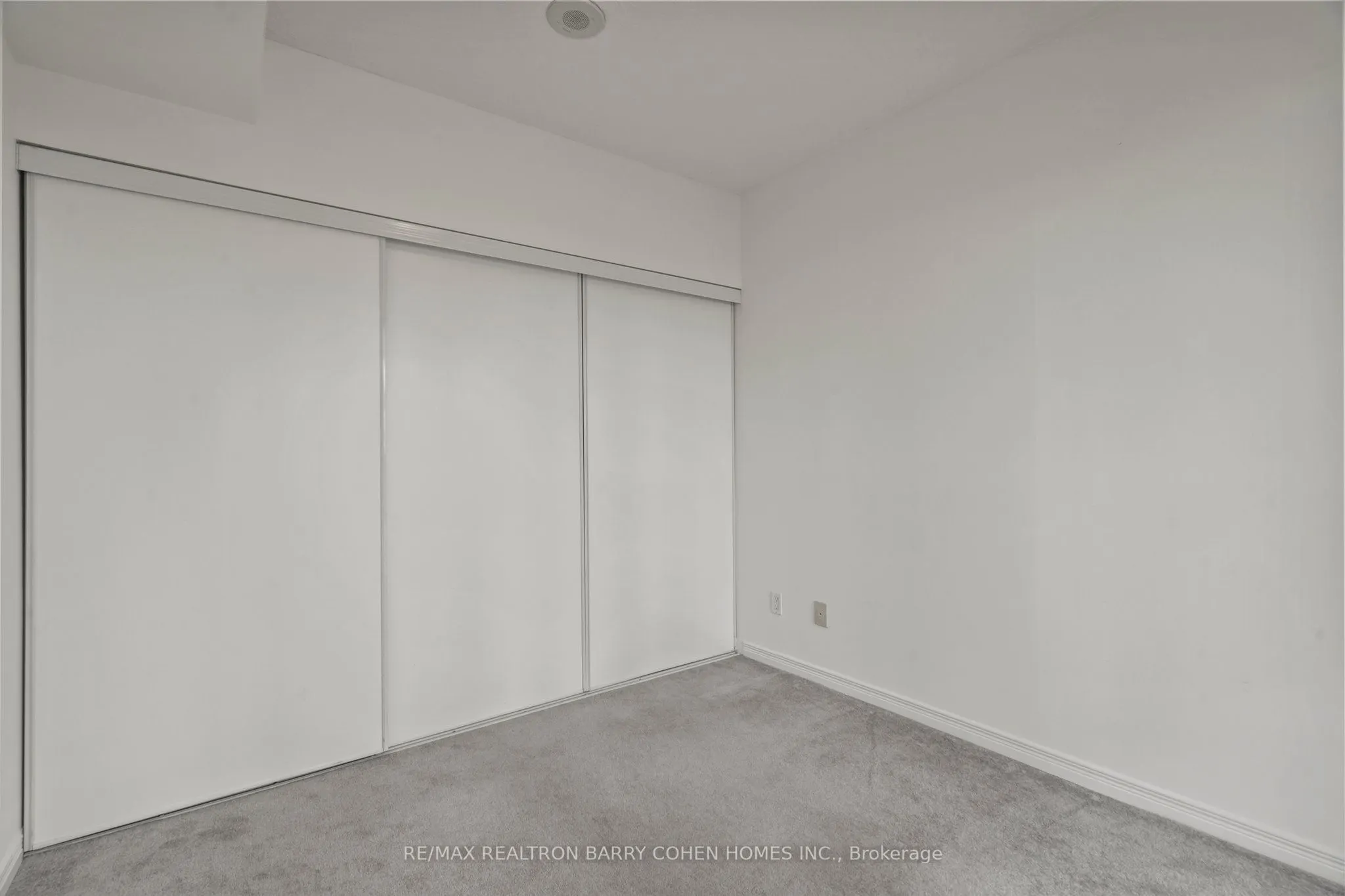 15 Legion Road, #806