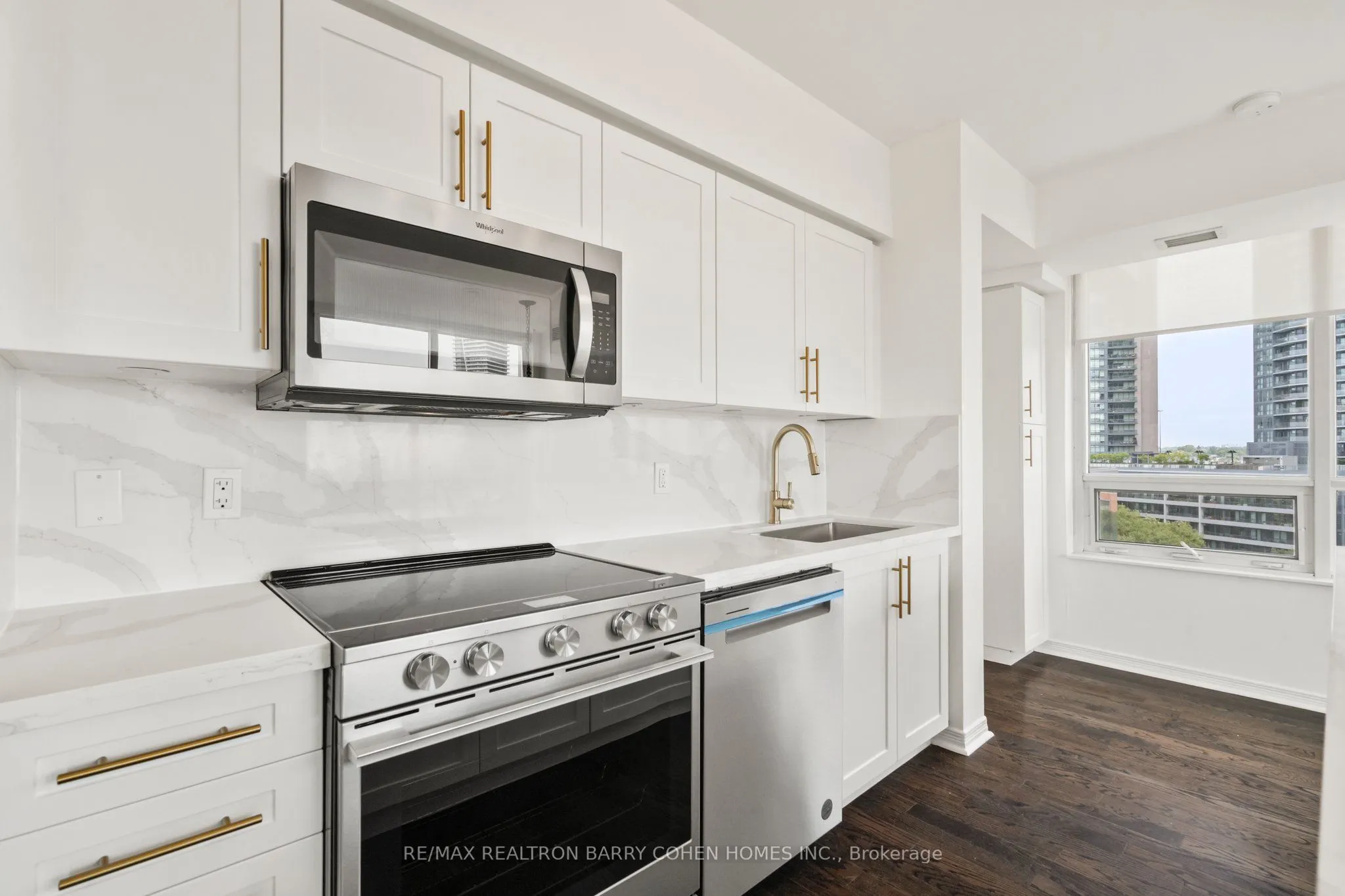 15 Legion Road, #806