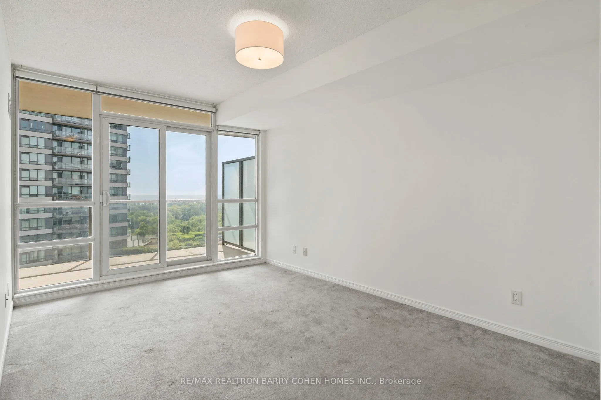 15 Legion Road, #806