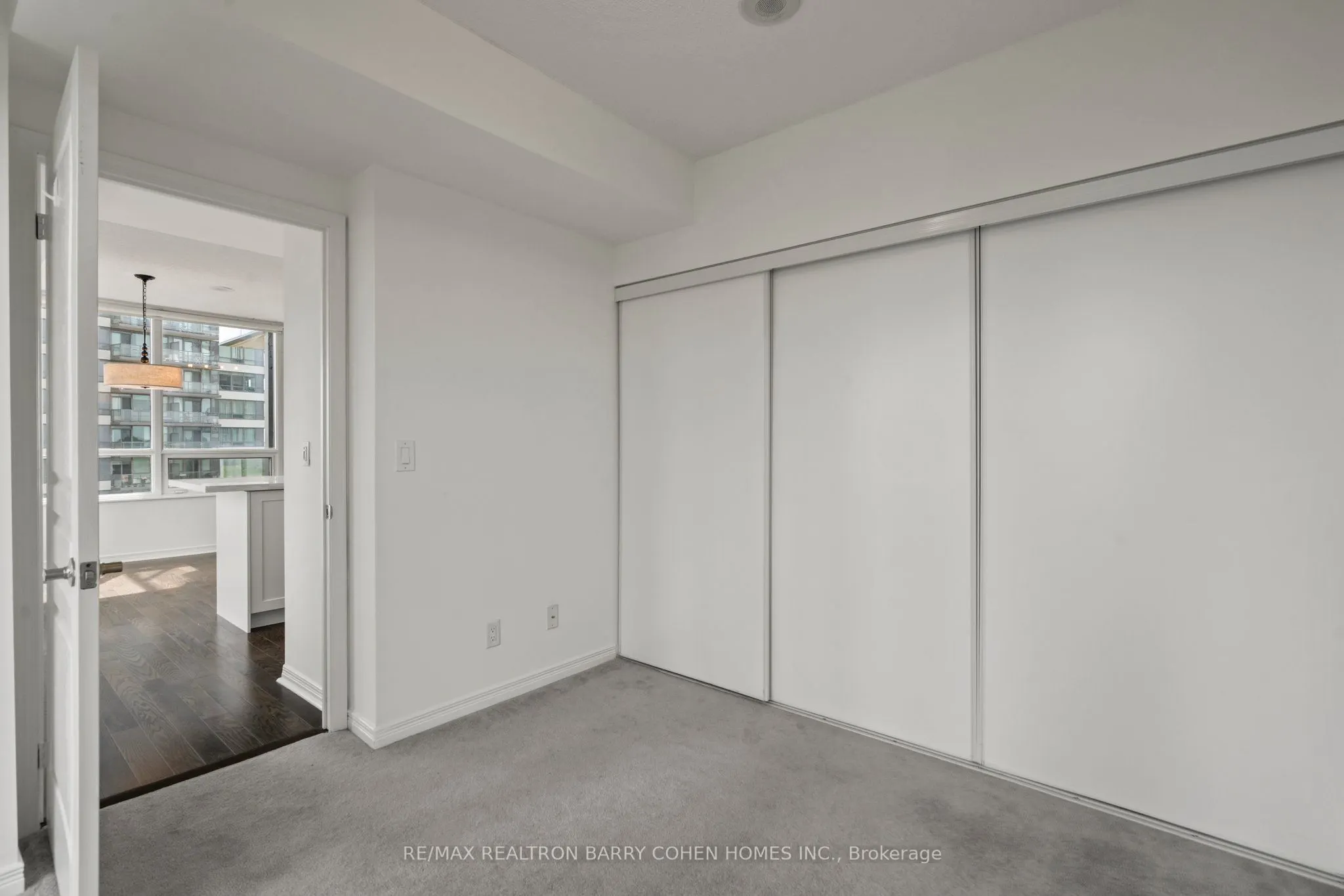 15 Legion Road, #806