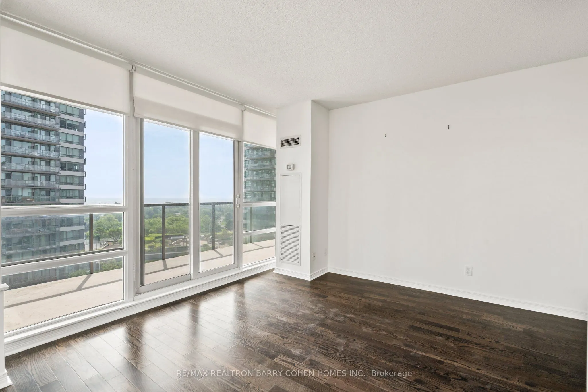 15 Legion Road, #806