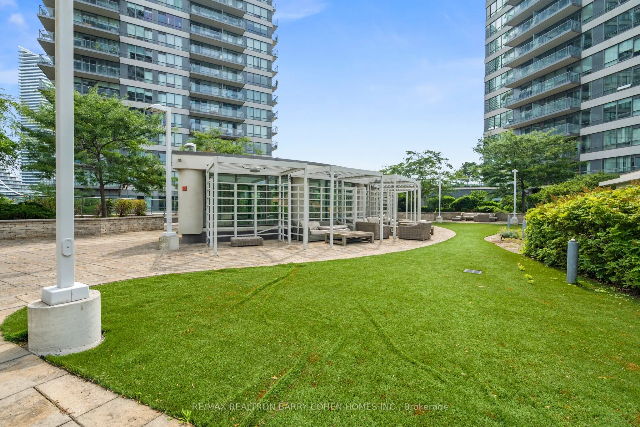 15 Legion Road, #806