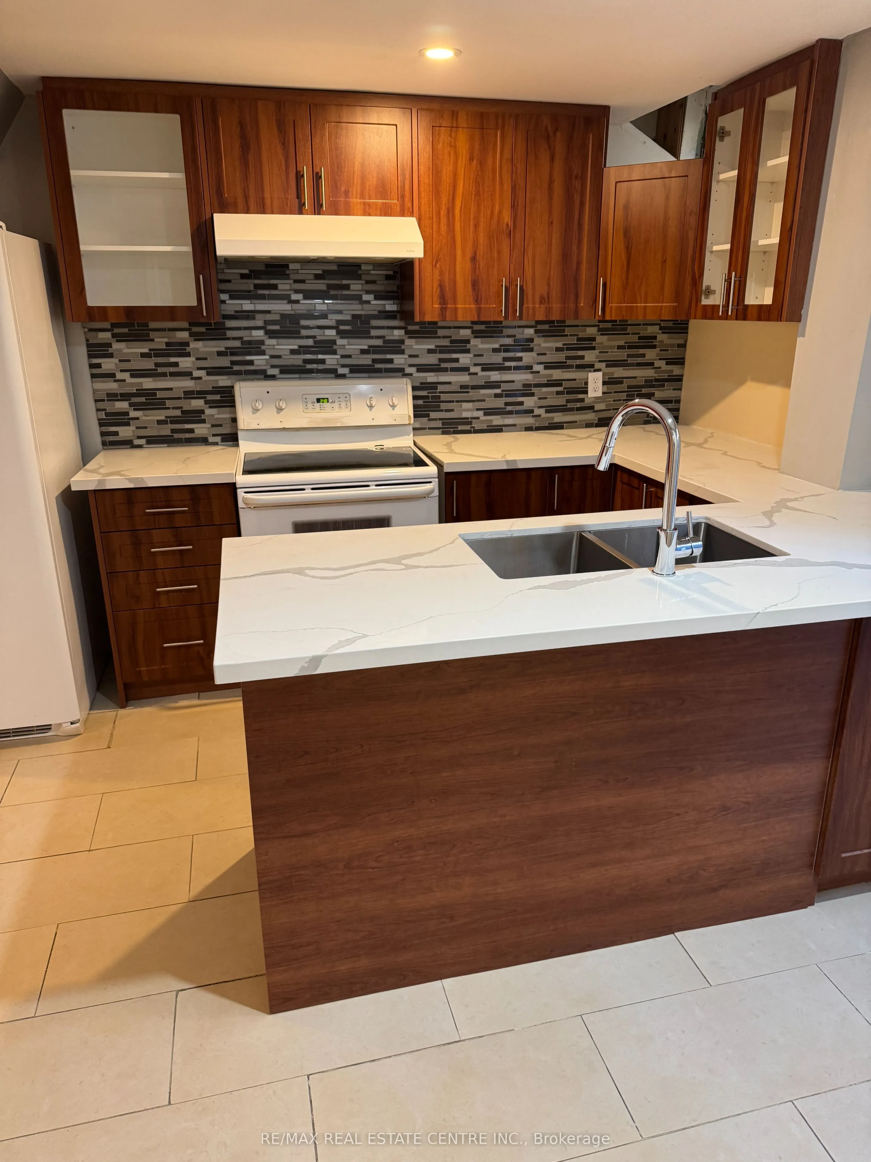 6 Laidlaw Avenue