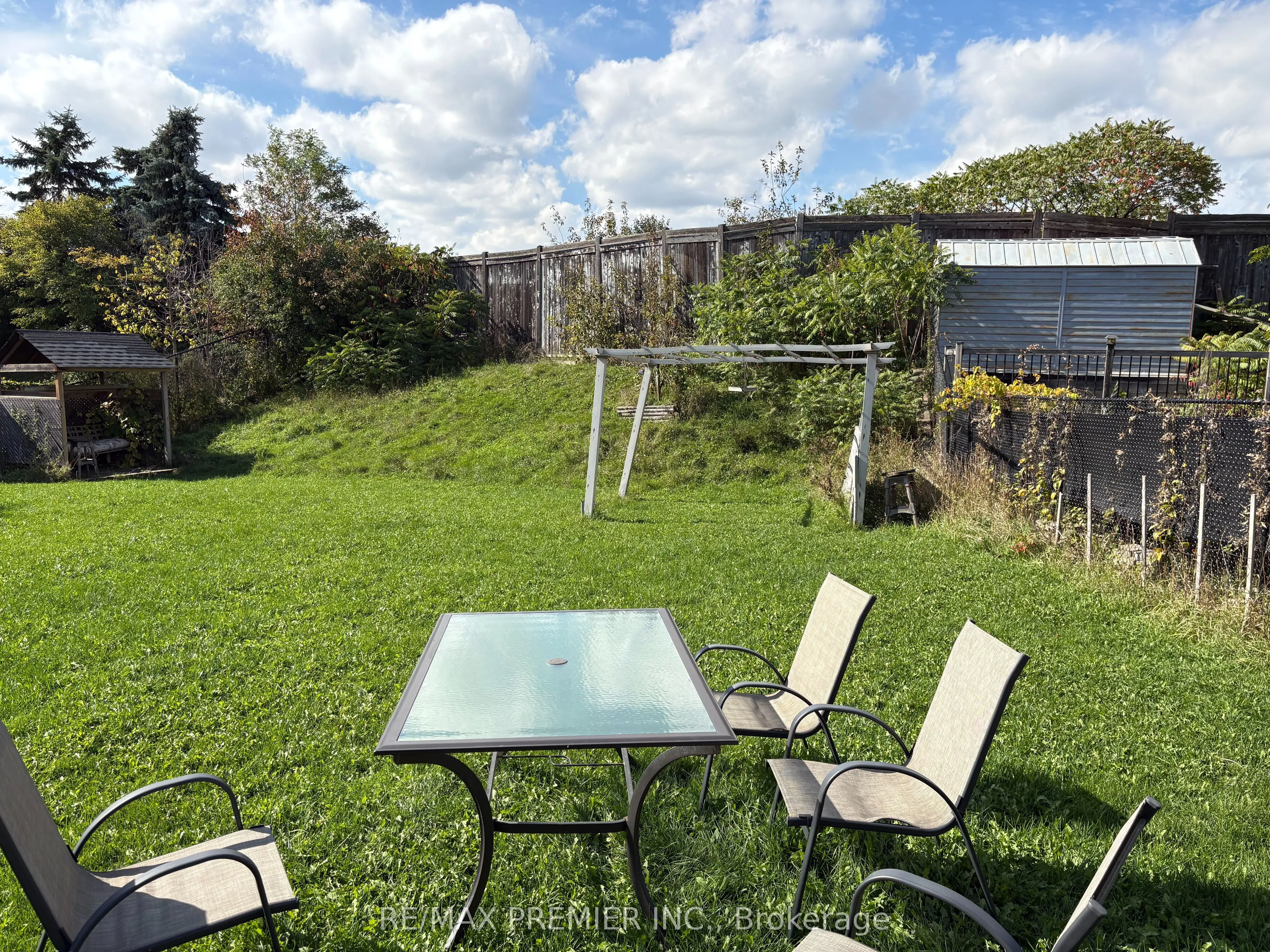 85 Meadow Oak Place