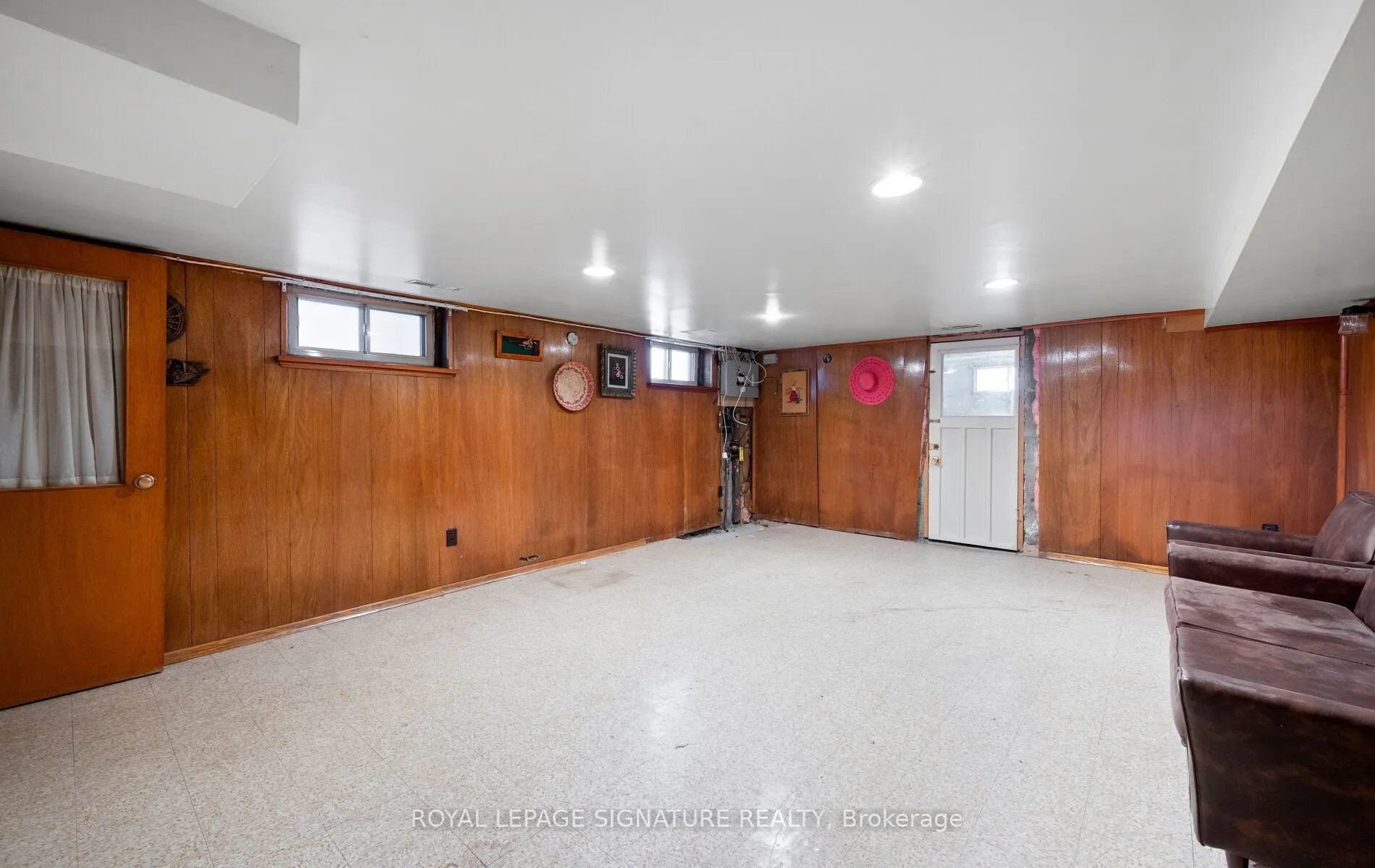 69 Chambers Avenue