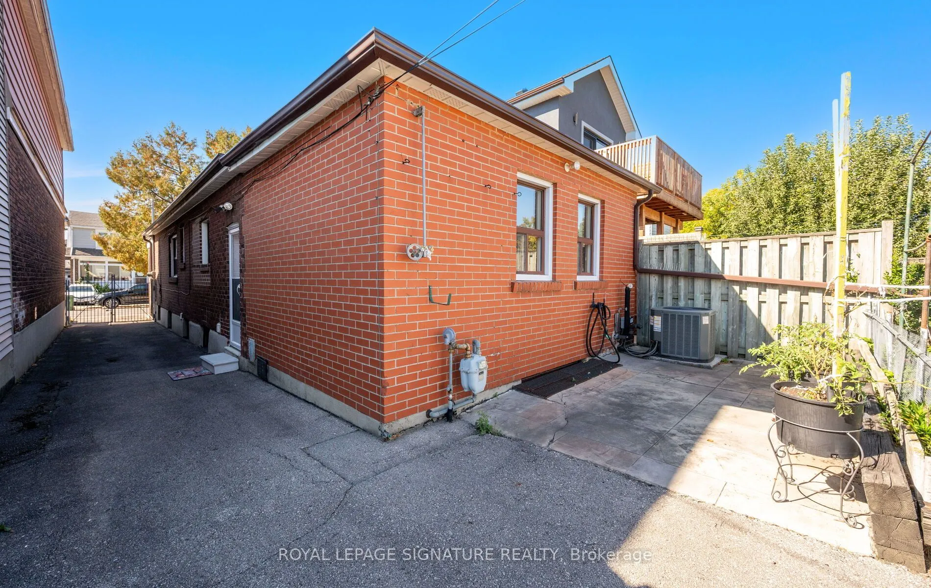 69 Chambers Avenue