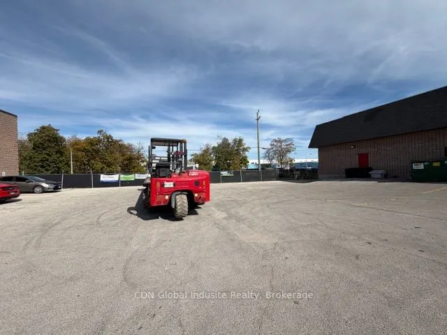 2624 Royal Windsor Drive, #9