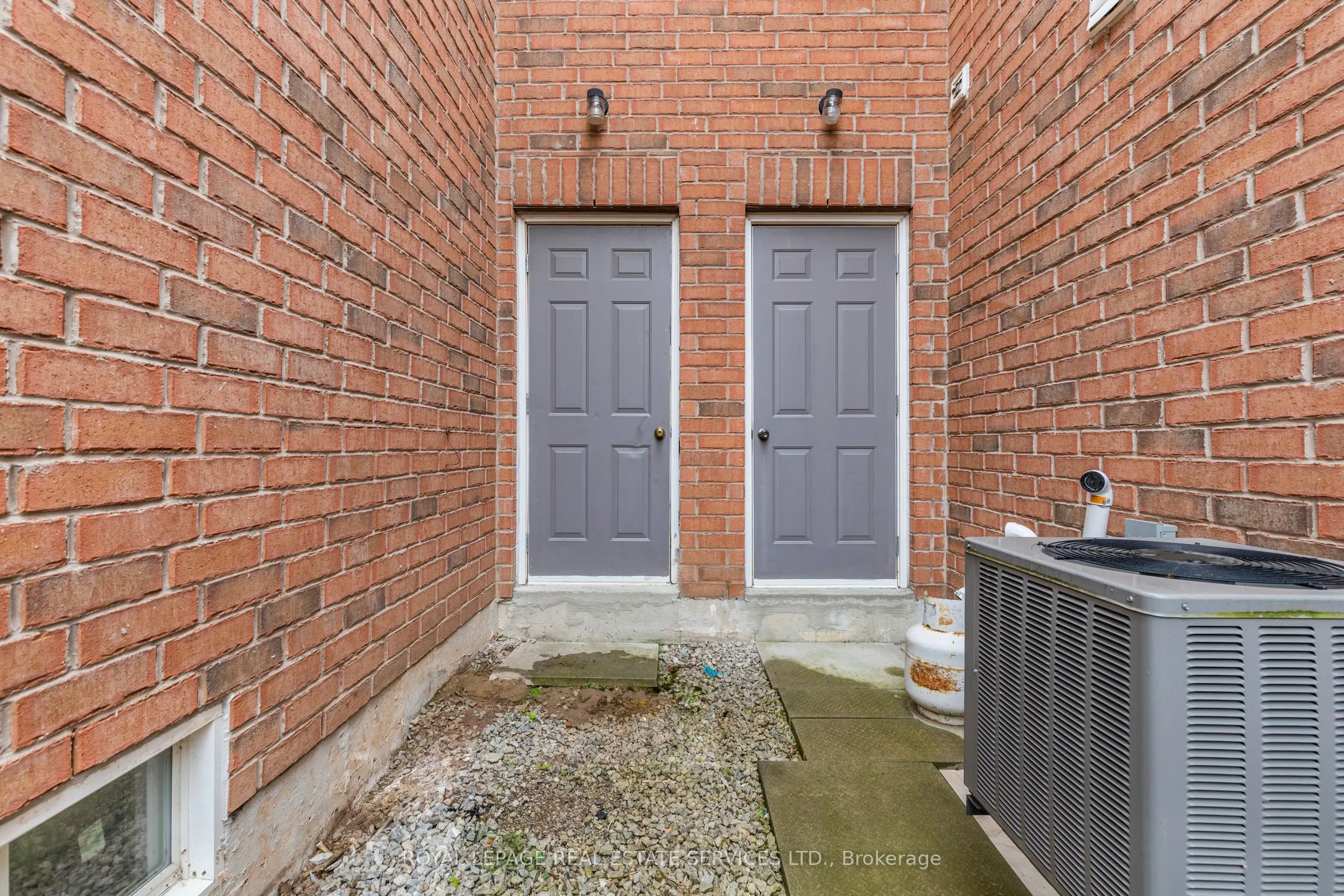 2425 Postmaster Drive