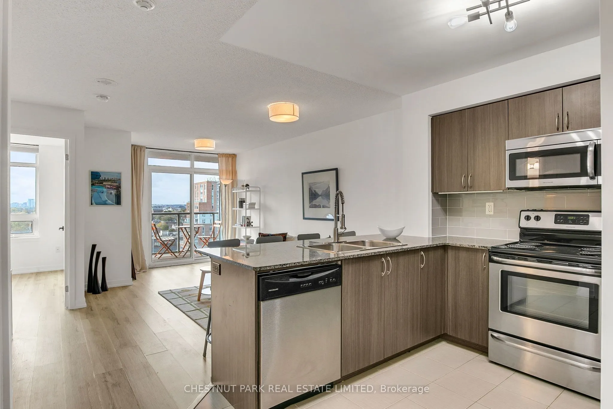 816 Lansdowne Avenue, #1008