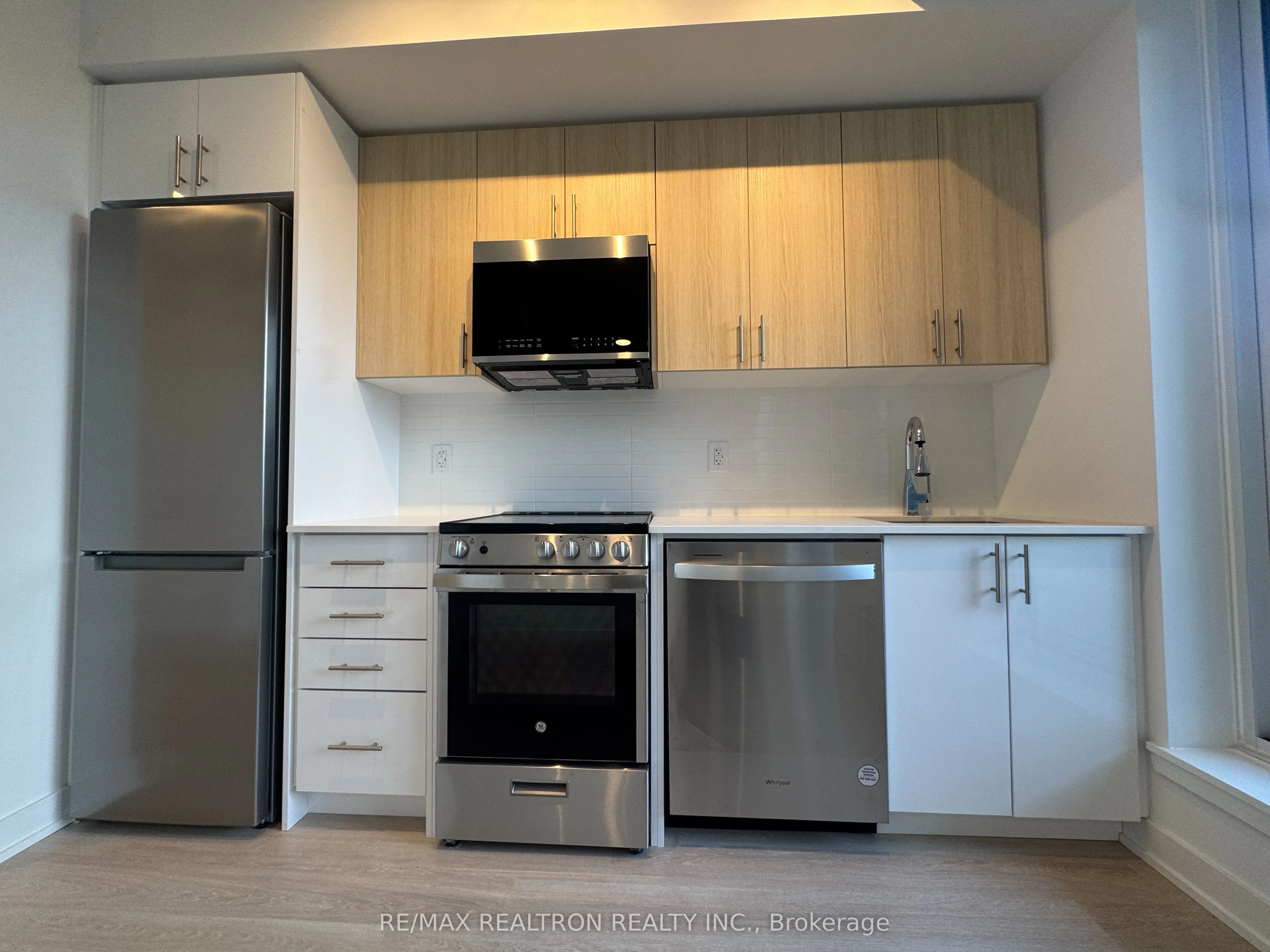 5105 Hurontario Street, #339