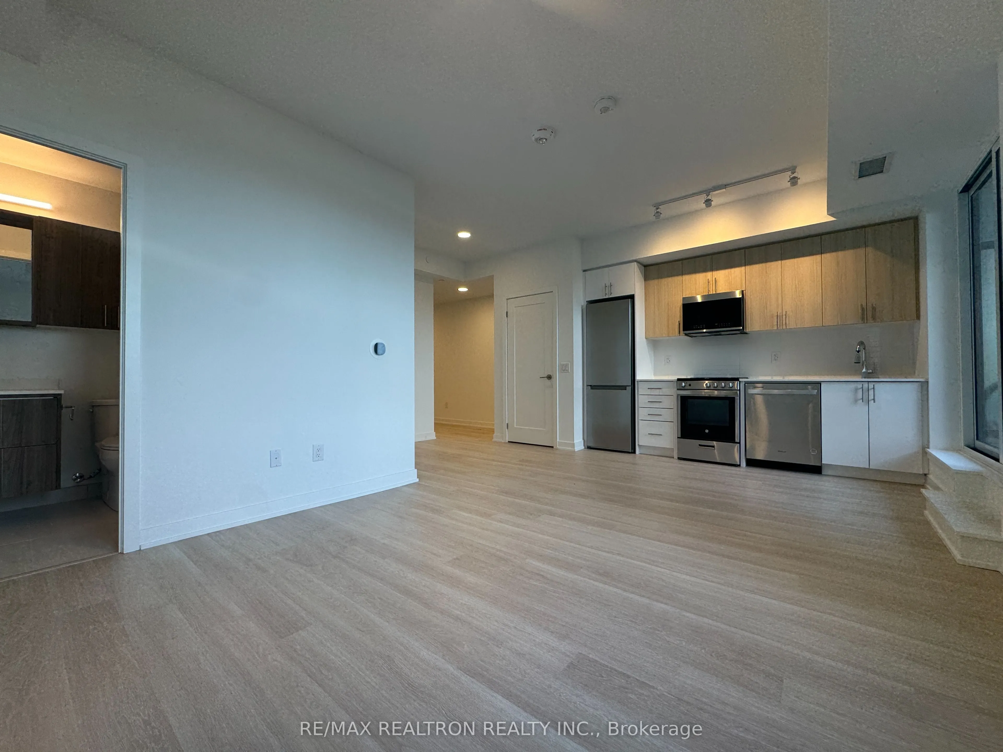 5105 Hurontario Street, #339