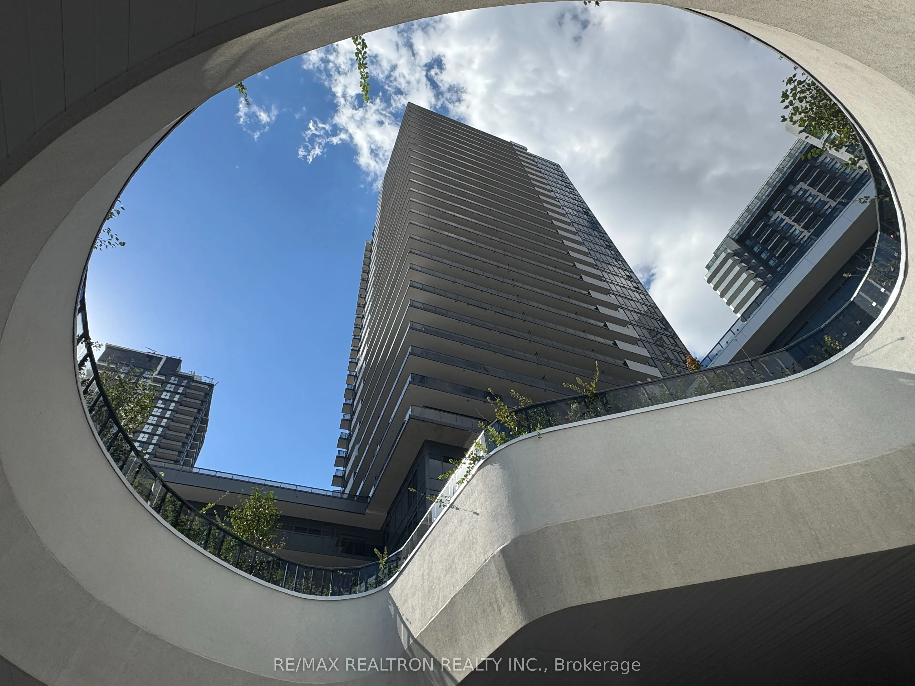 5105 Hurontario Street, #339