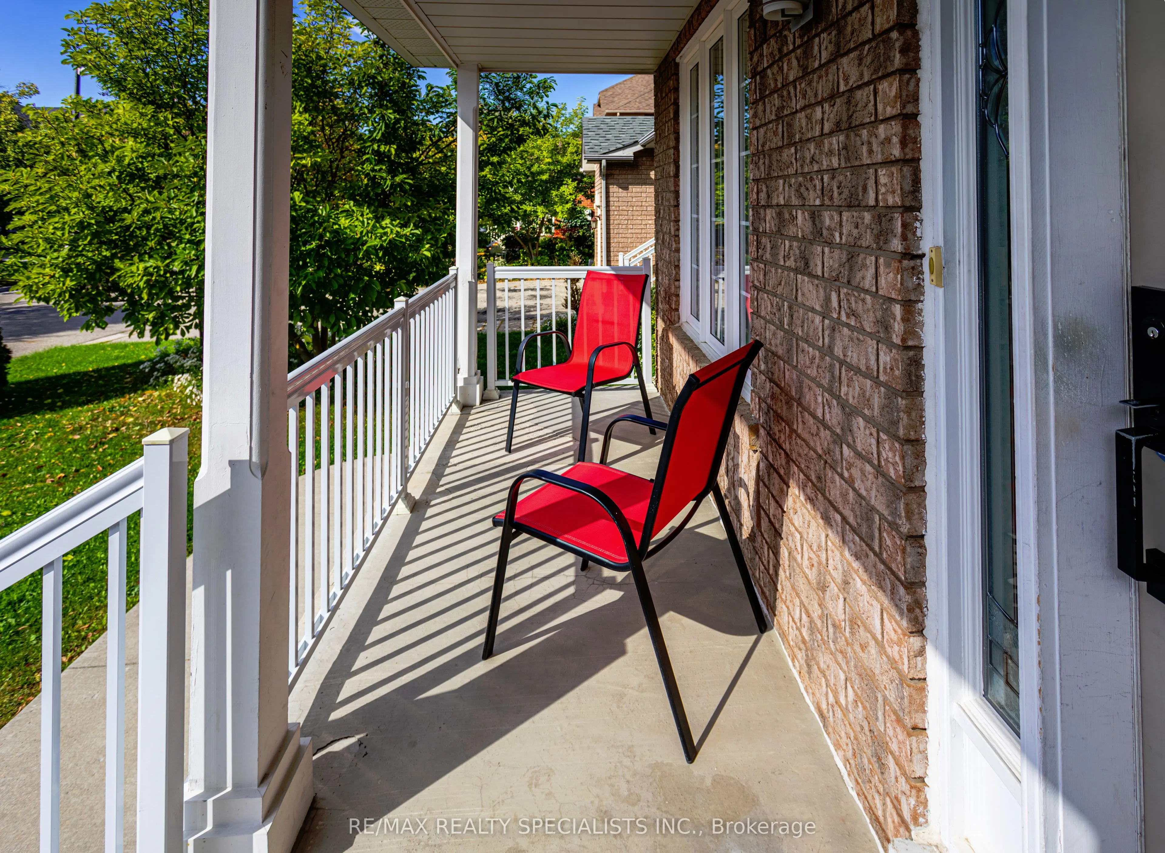 5449 Rochelle Way