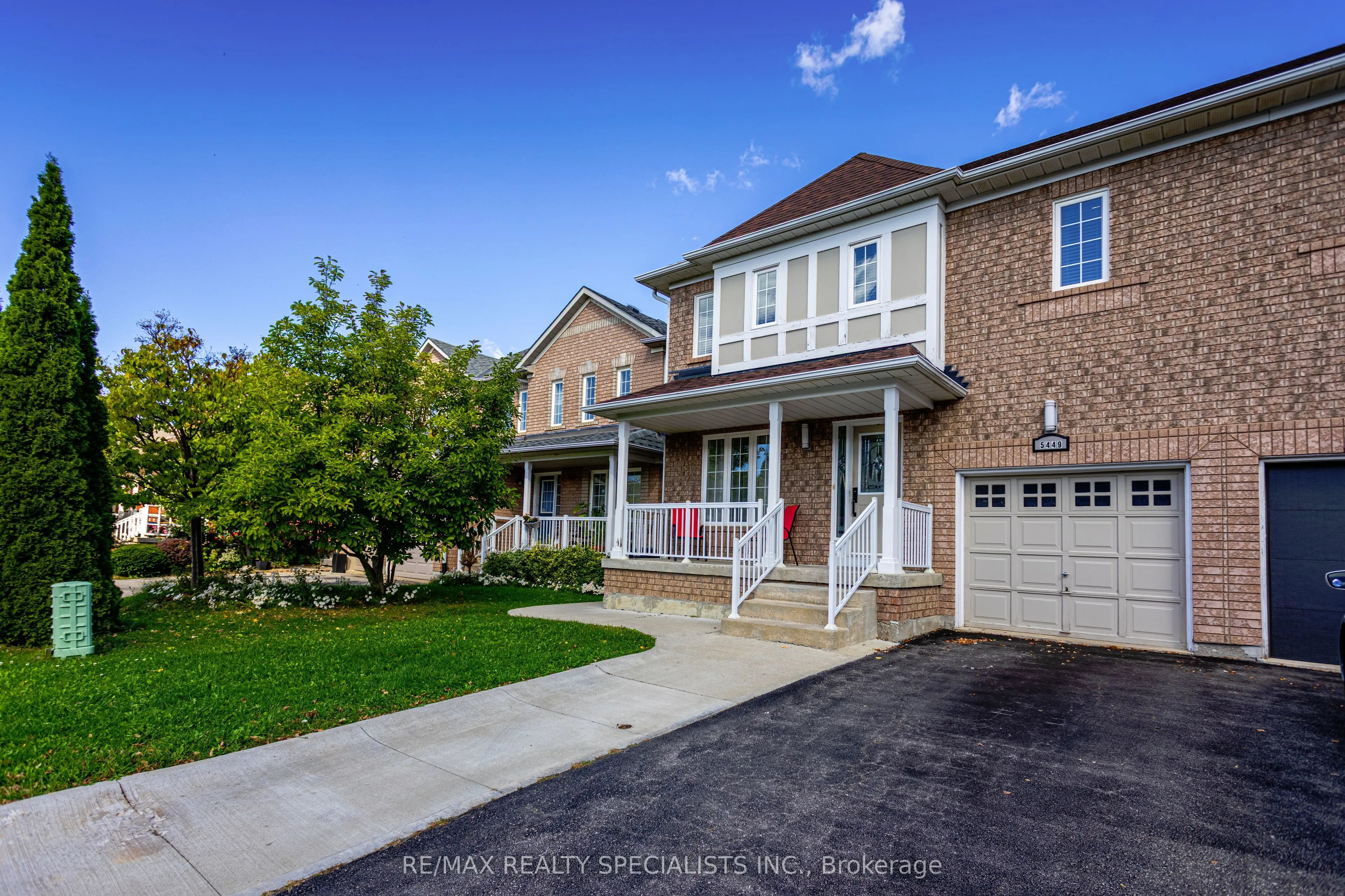 5449 Rochelle Way
