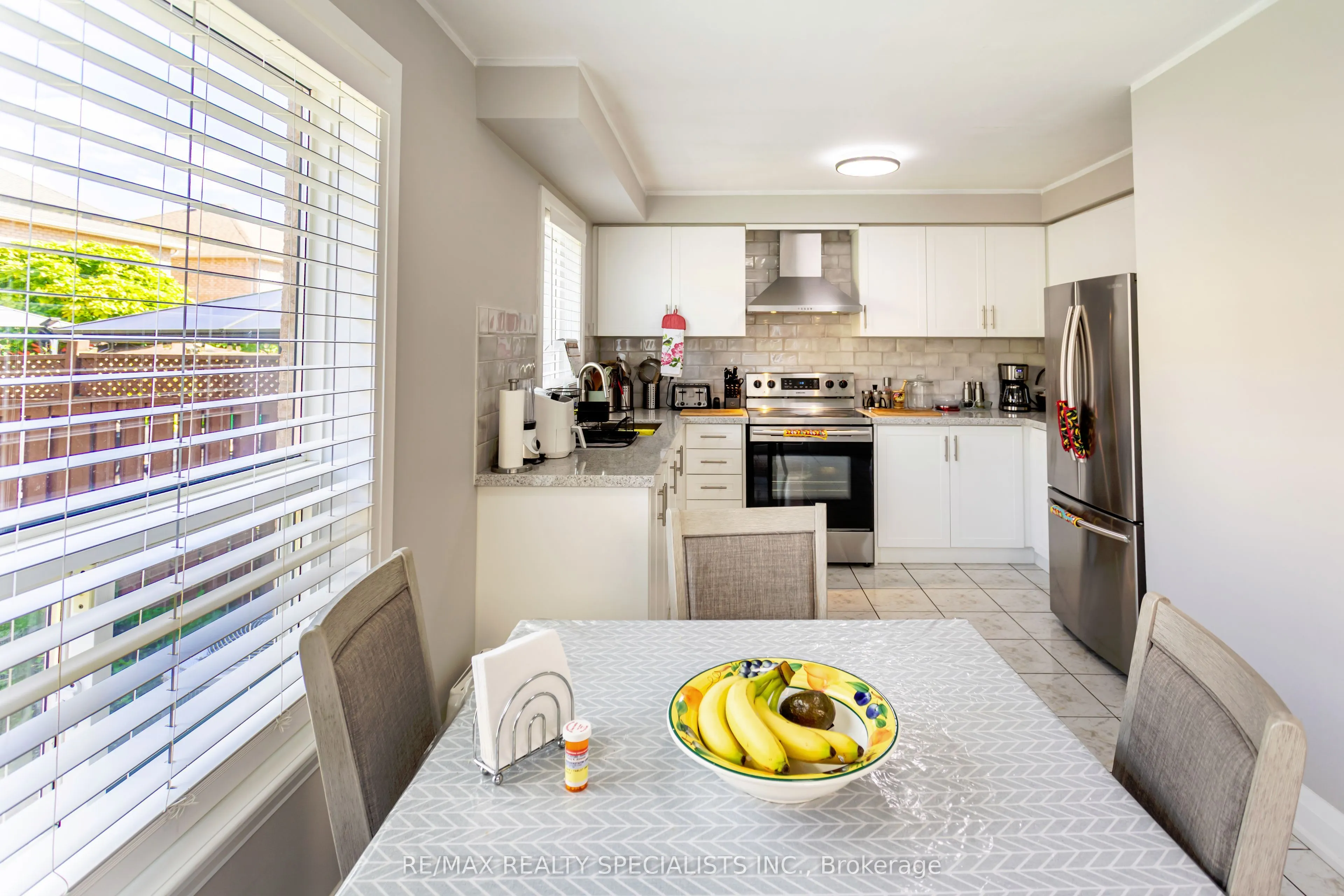 5449 Rochelle Way