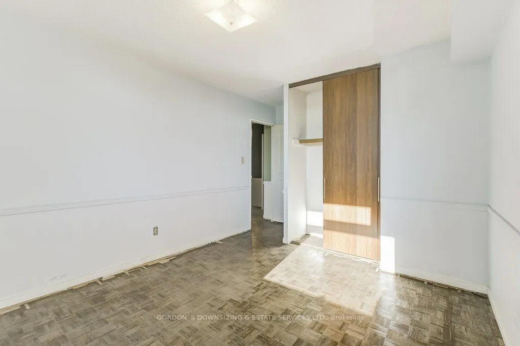 20 Speers Road, #401