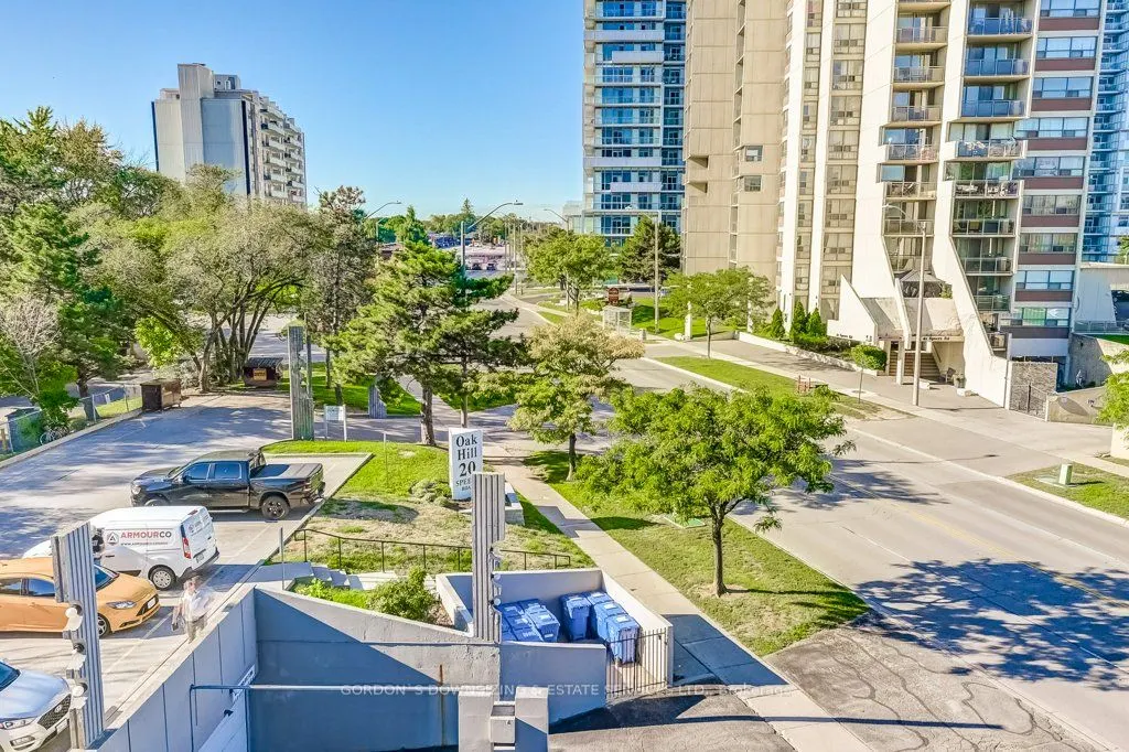 20 Speers Road, #401