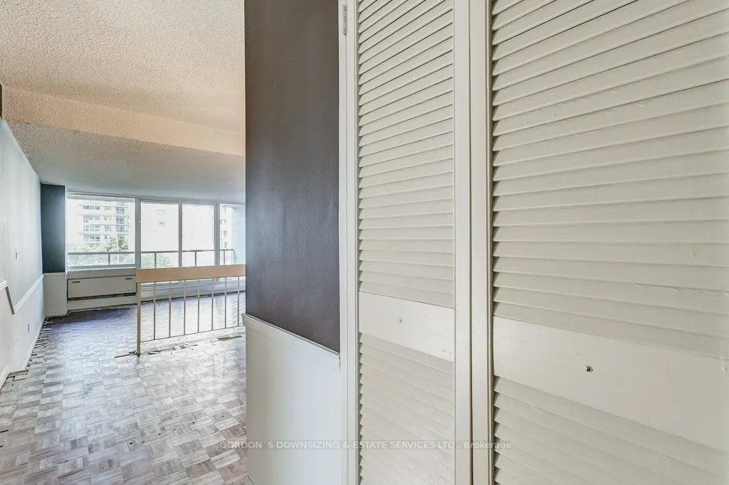 20 Speers Road, #401