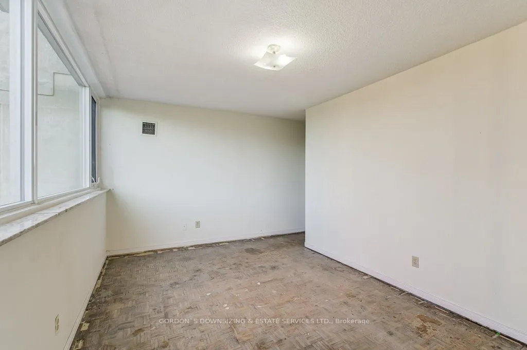20 Speers Road, #401