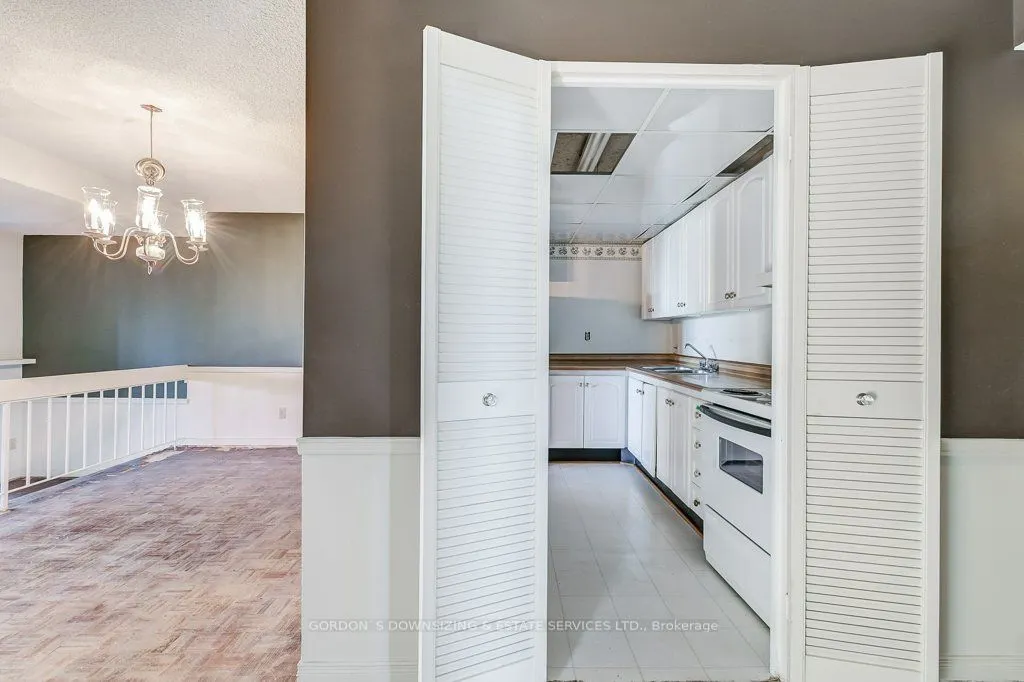 20 Speers Road, #401