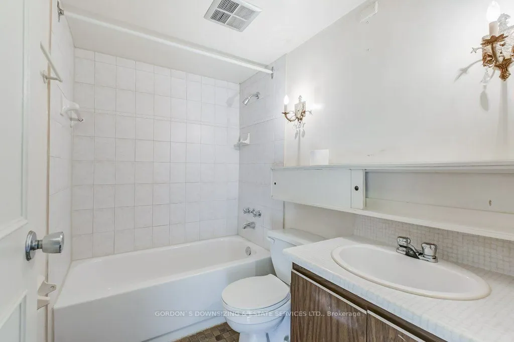 20 Speers Road, #401