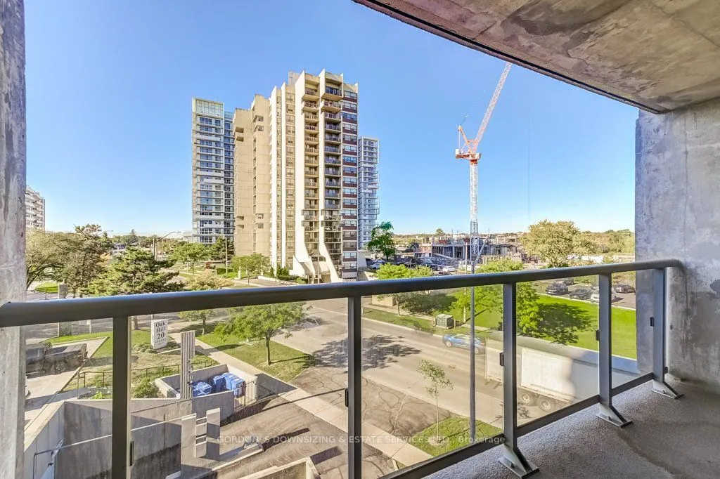 20 Speers Road, #401