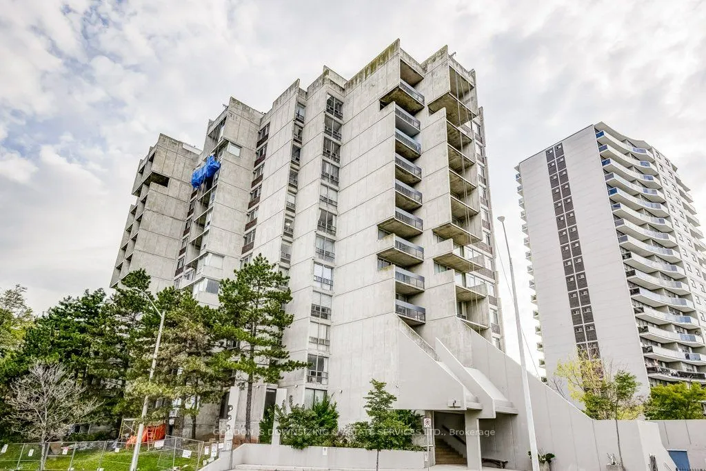 20 Speers Road, #401