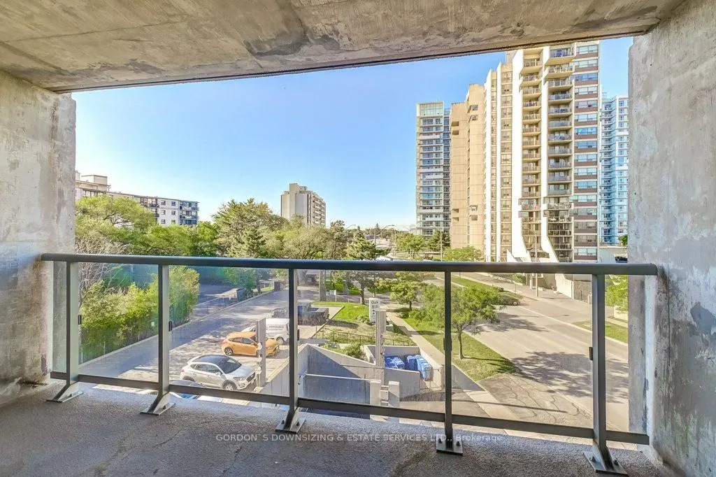 20 Speers Road, #401