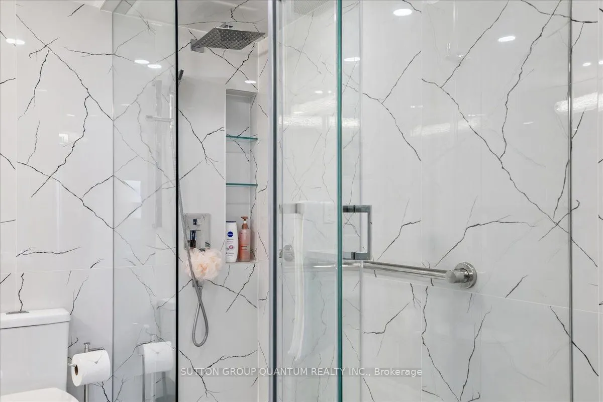 1515 Lakeshore Road E, #1404