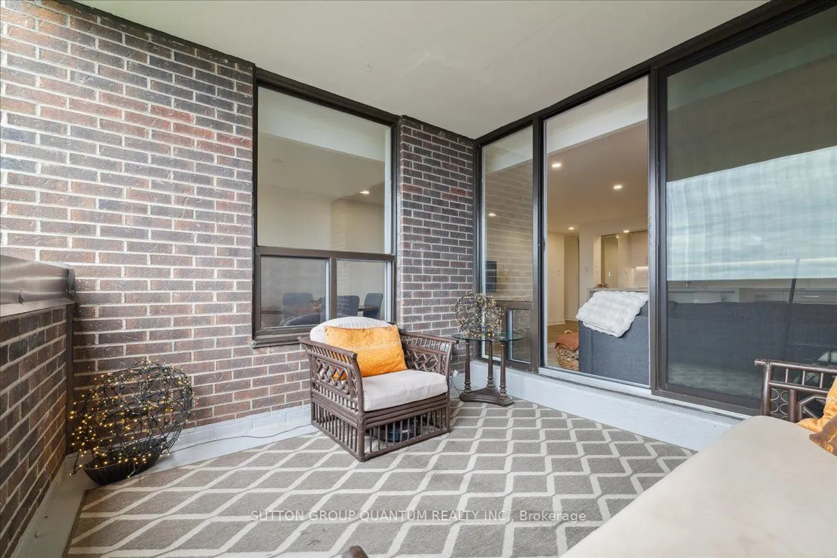 1515 Lakeshore Road E, #1404