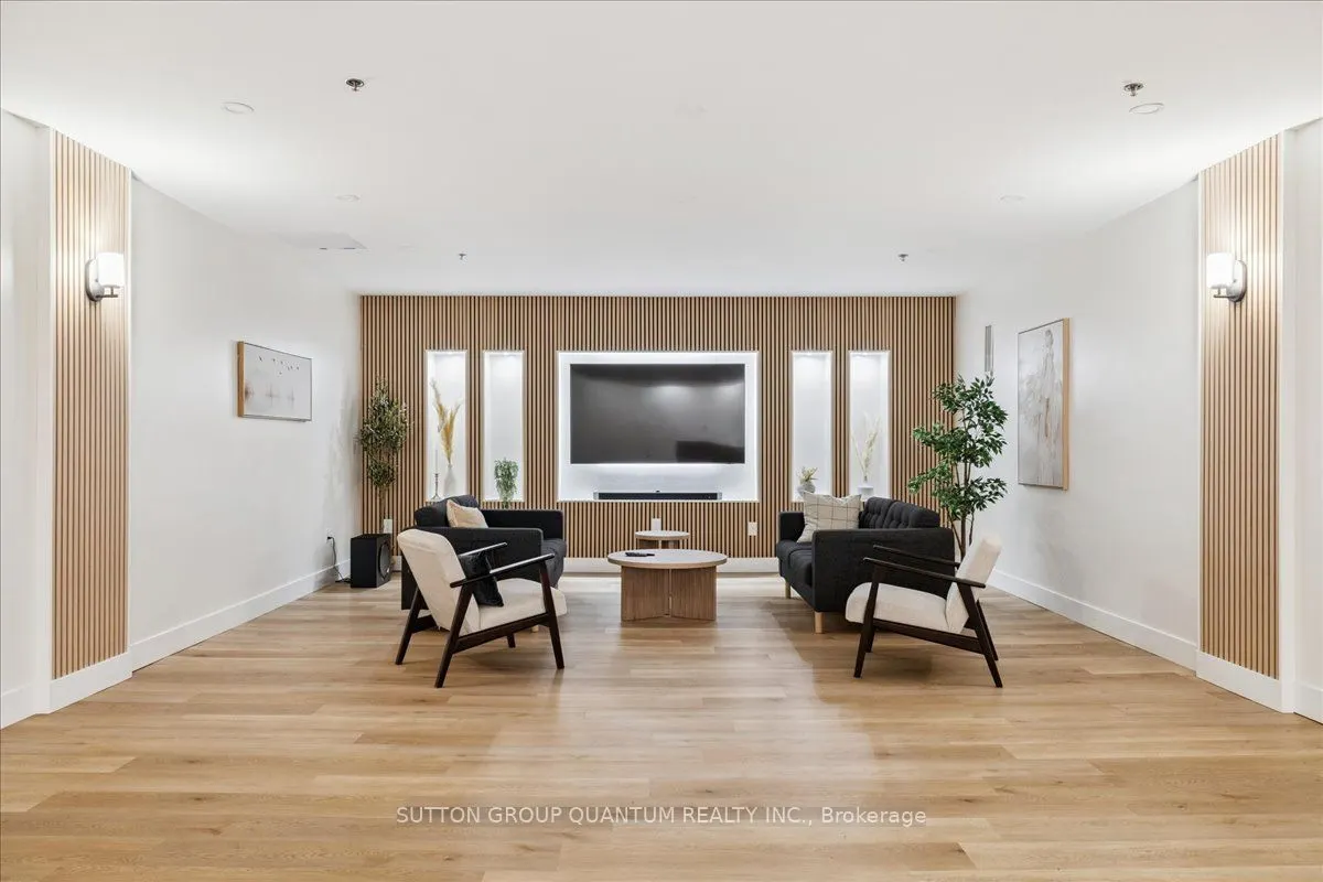 1515 Lakeshore Road E, #1404