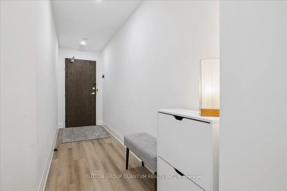 1515 Lakeshore Road E, #1404