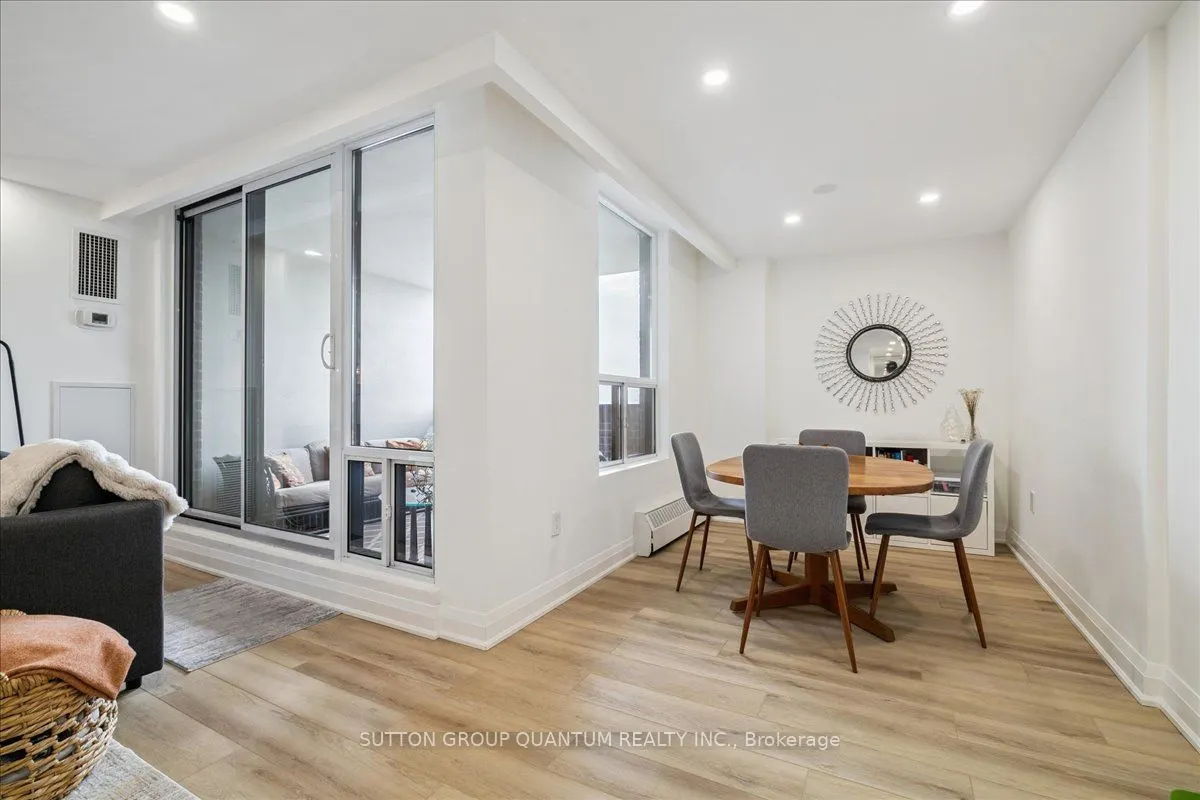 1515 Lakeshore Road E, #1404