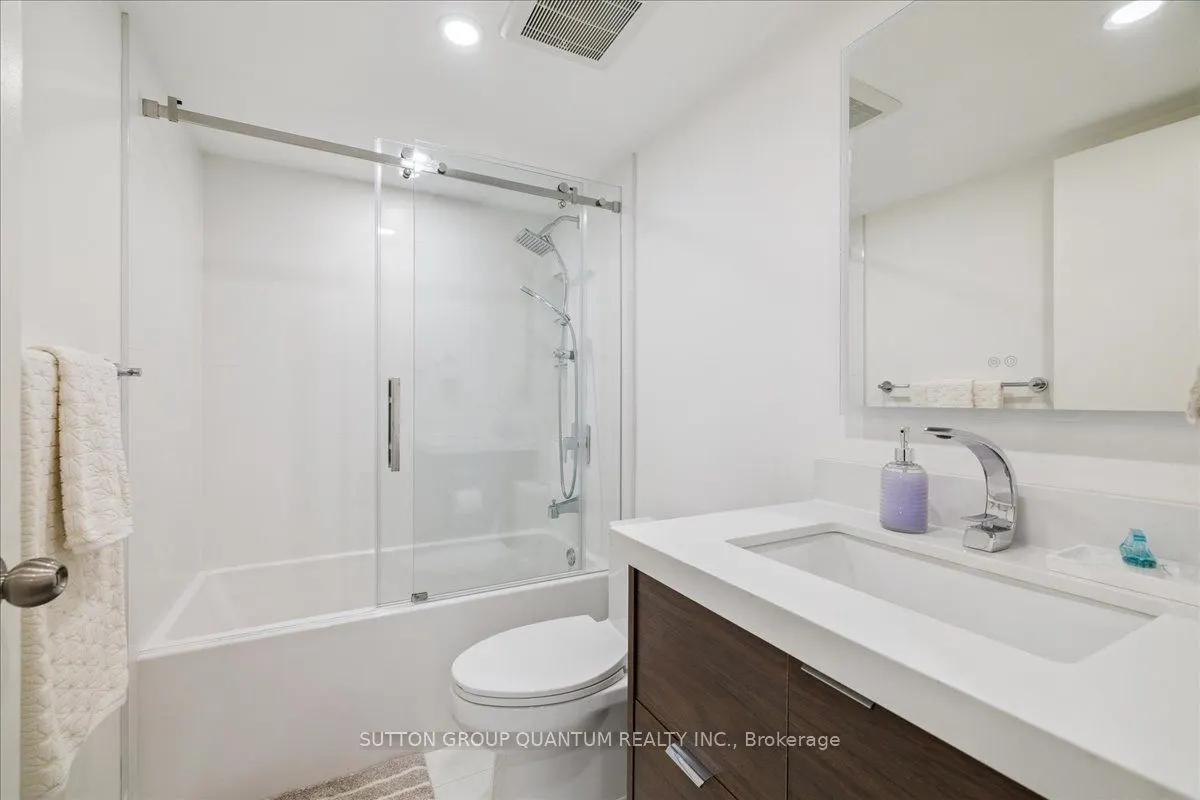 1515 Lakeshore Road E, #1404