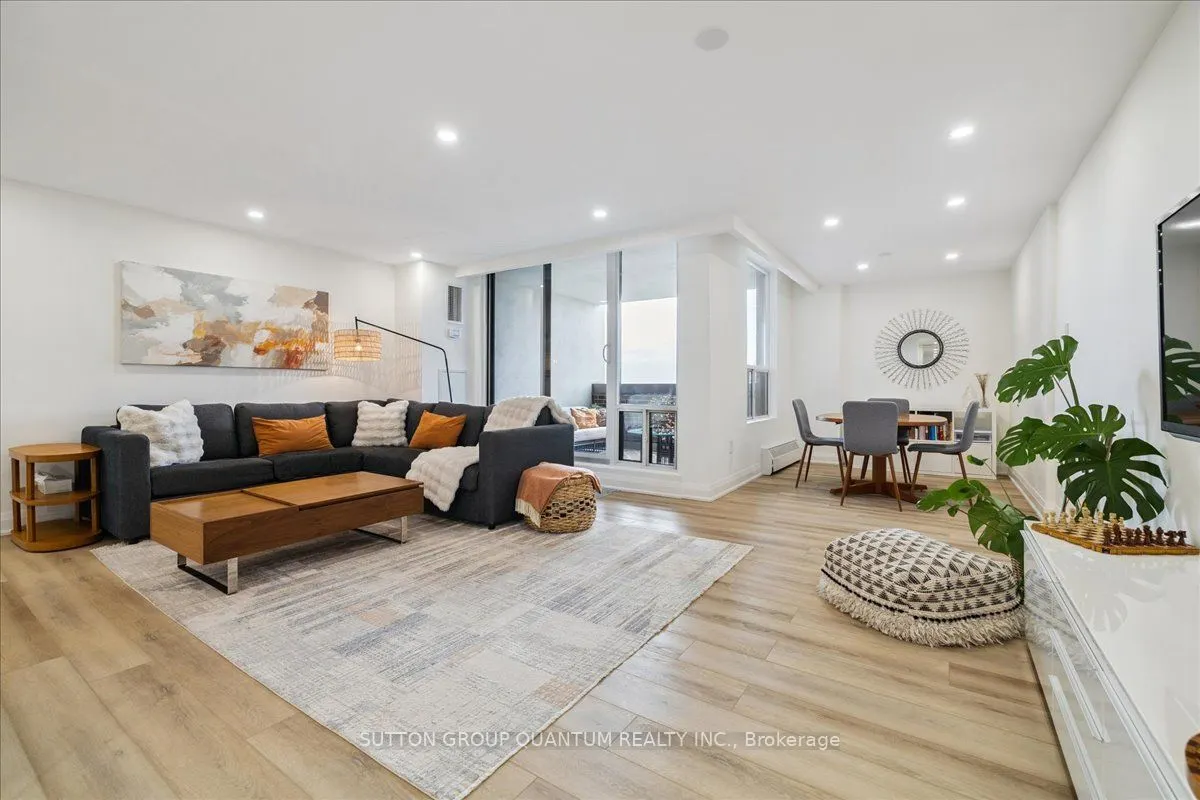 1515 Lakeshore Road E, #1404
