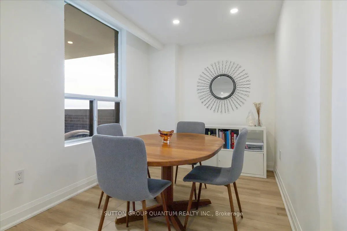 1515 Lakeshore Road E, #1404