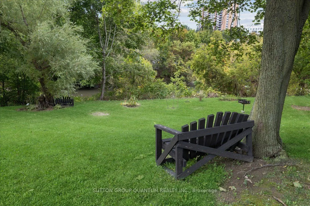 1515 Lakeshore Road E, #1404