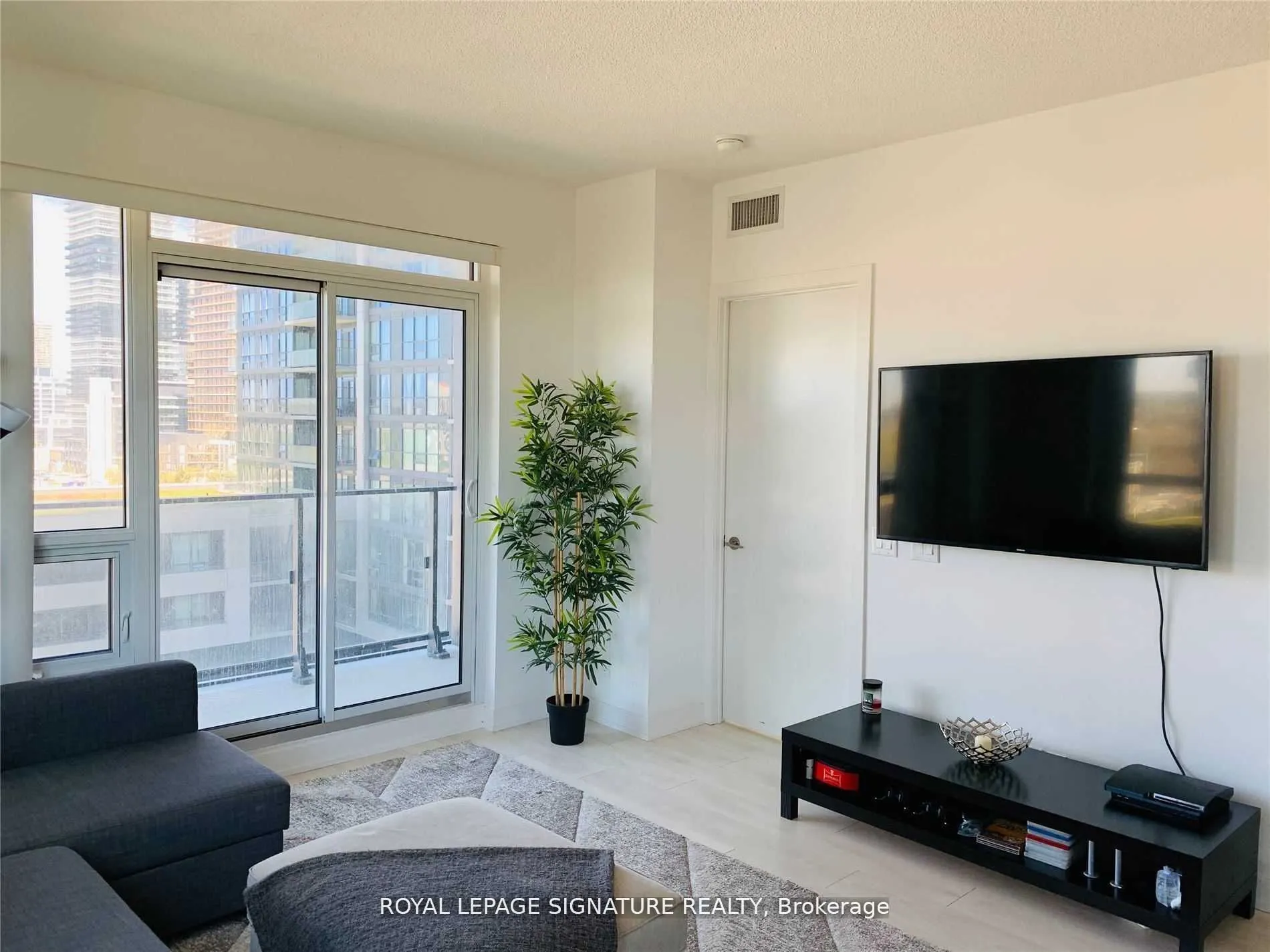 2212 Lake Shore Boulevard W, #1108