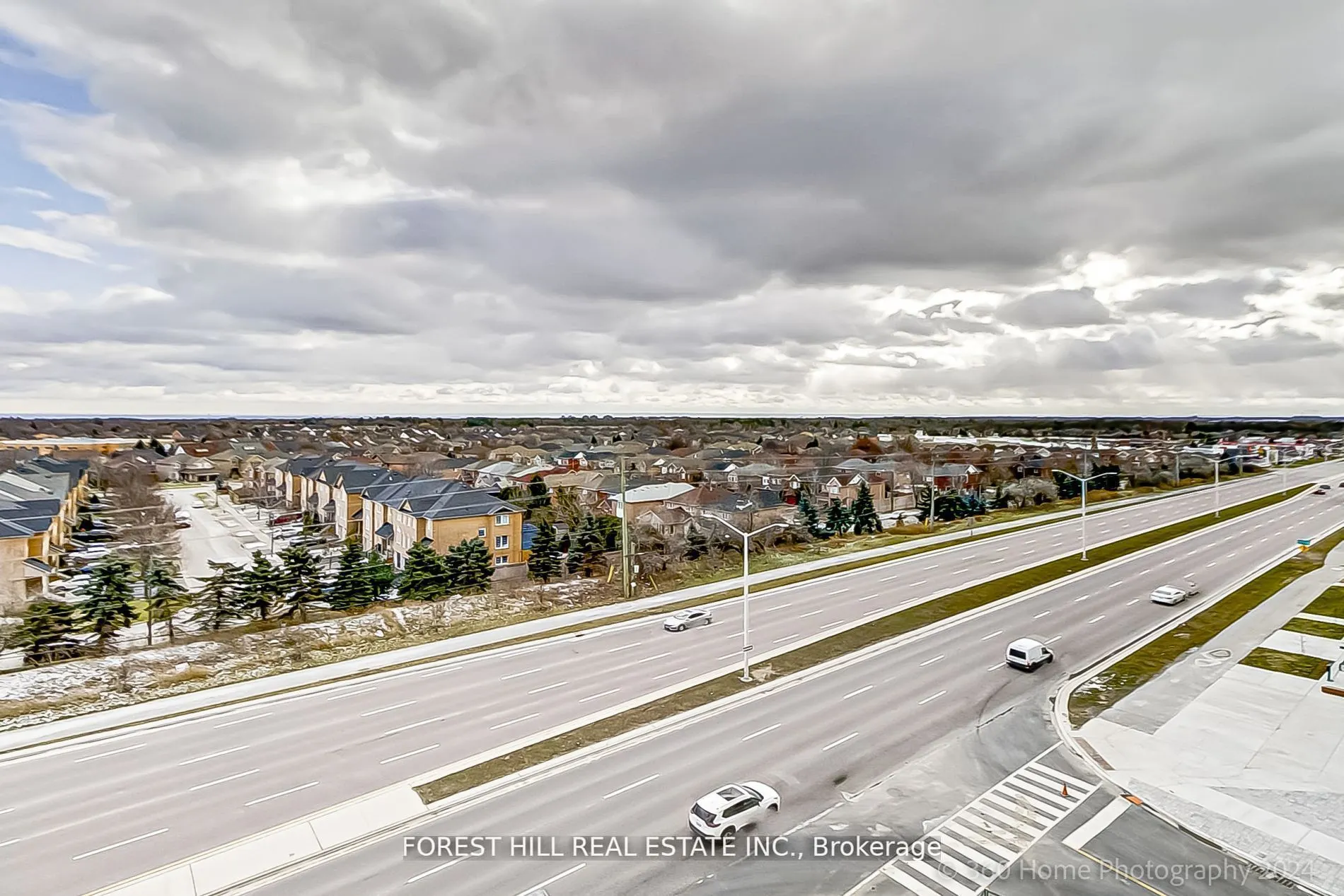 395 Dundas Street W, #PH 16