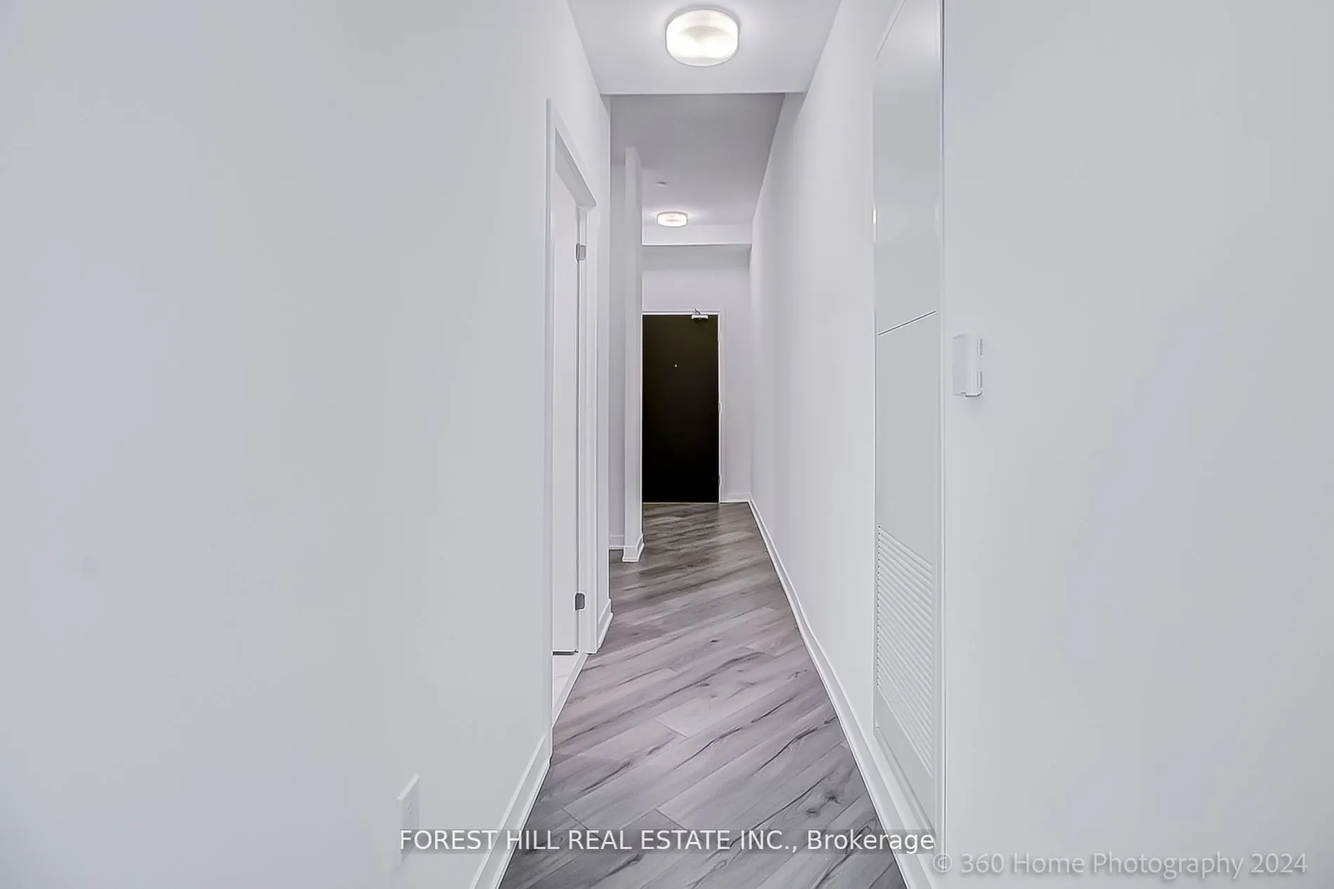 395 Dundas Street W, #PH 16