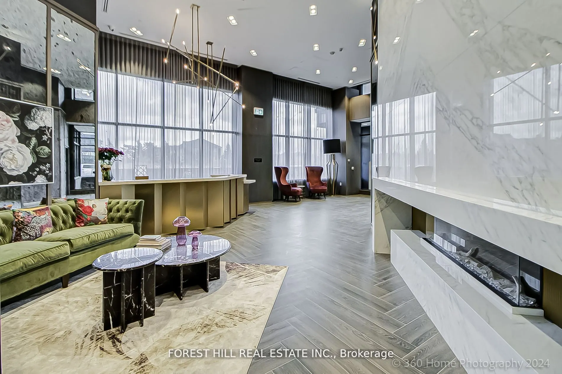 395 Dundas Street W, #PH 16