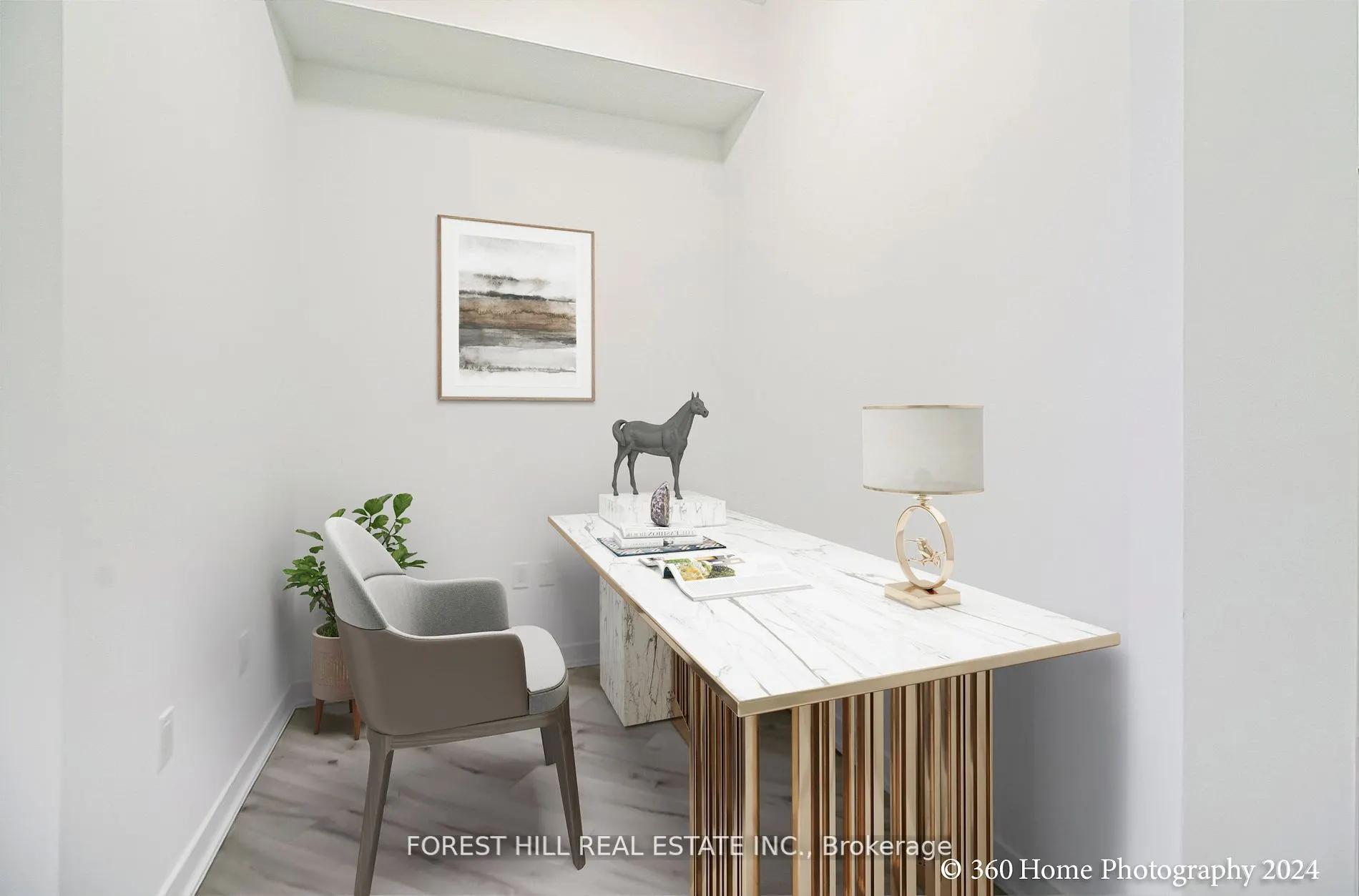 395 Dundas Street W, #PH 16