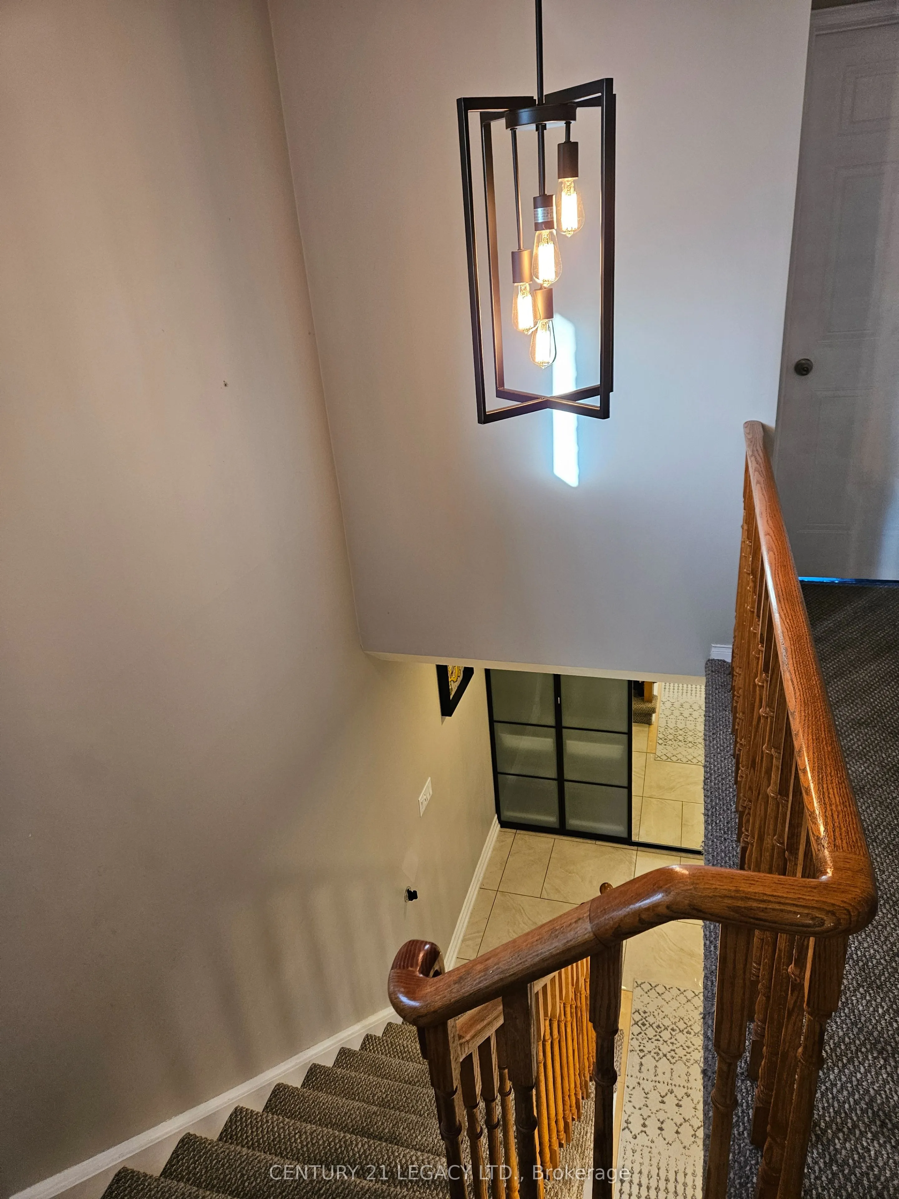 1298 Valerie Crescent