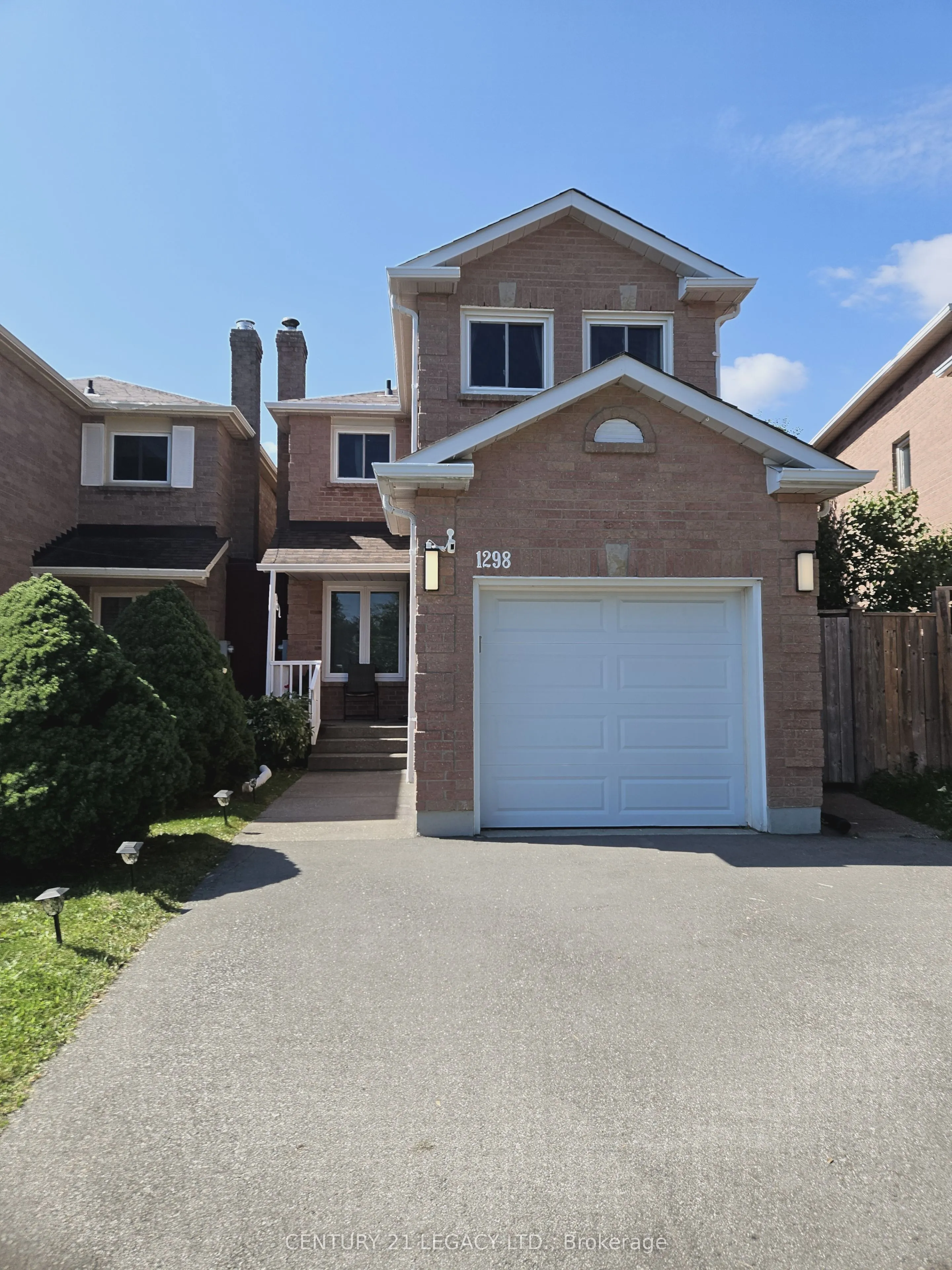 1298 Valerie Crescent