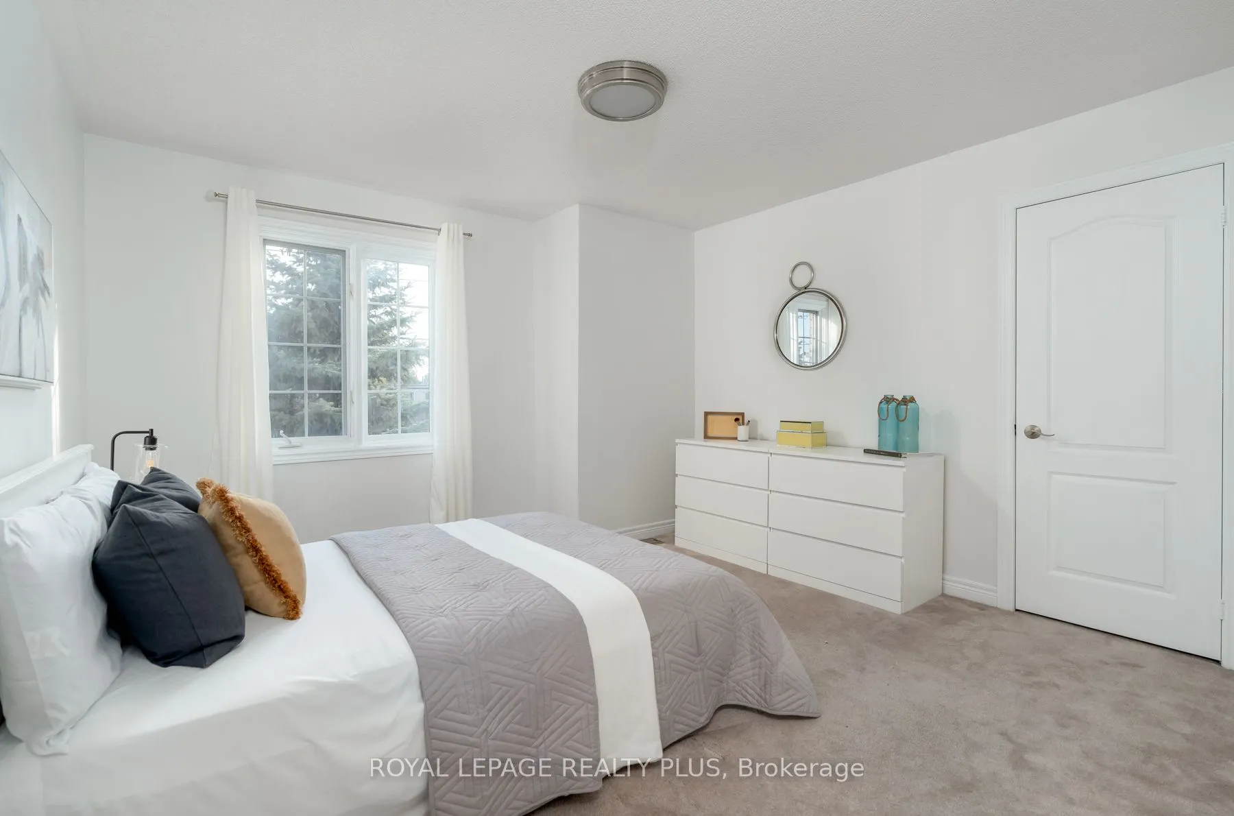 1059 McClenahan Crescent