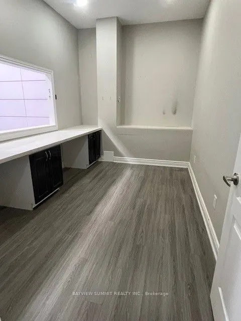 1075 Queensway E, ##15-16