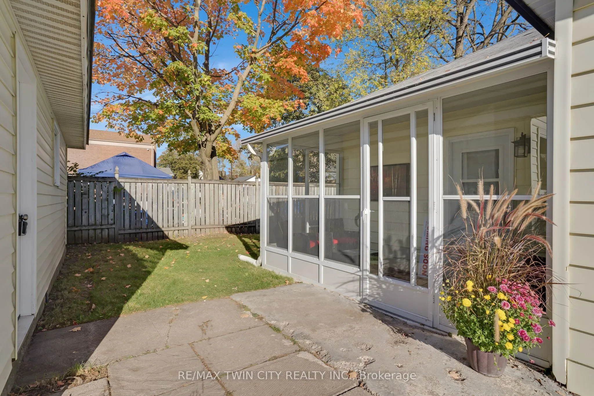 7 Frederick Street S